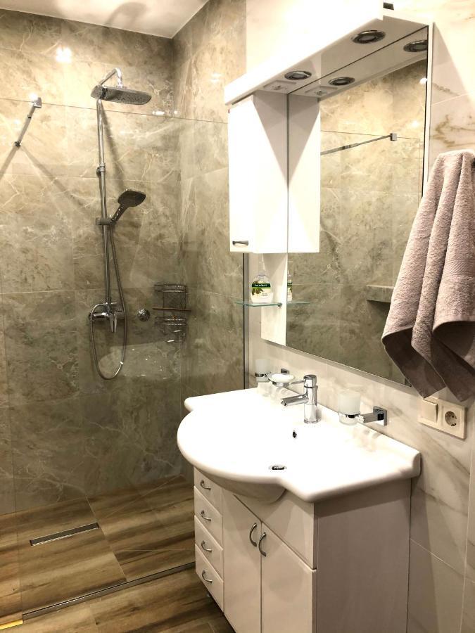 Lovely Apartment Sveti Stefan Buitenkant foto